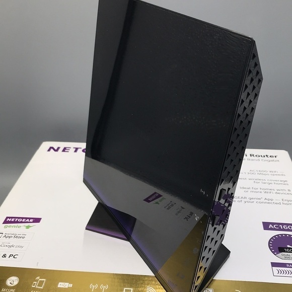 NETGEAR AC1600 Dual Band Wi-Fi Gigabit Router (R6250) - Picture 7 of 12